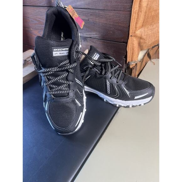 Skechers Outdoor Memory Foam Hillcrest Women’s 10 Black/White Style 179097S - Picture 1 of 12